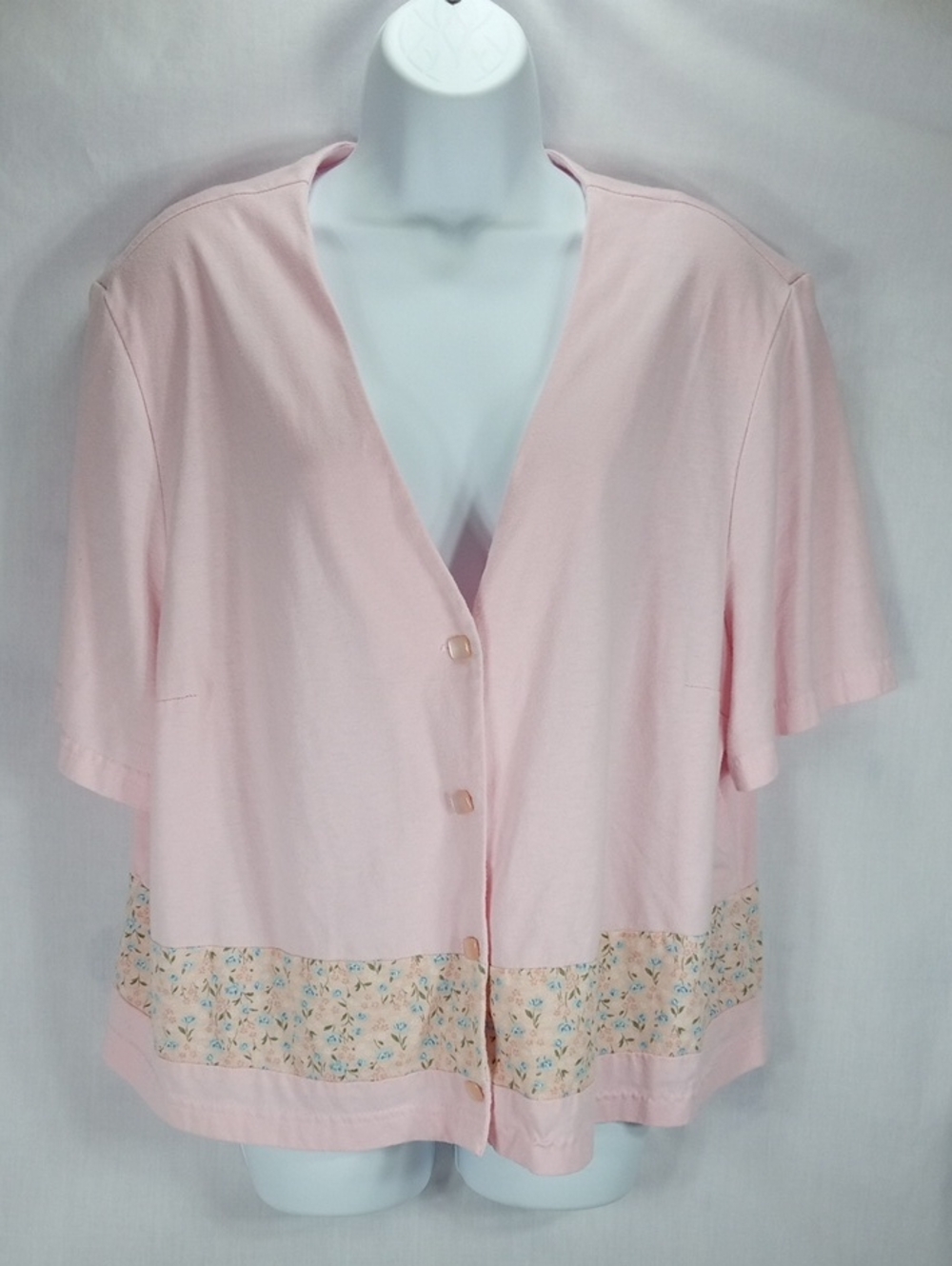 Willow Ridge Pale Pink Button Down Top with Floral Hem 24W *Flaw